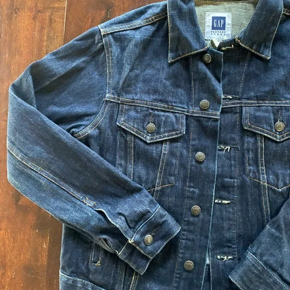 ❌SOLD❌ Gap dark wash denim jacket size extra small - Picture 6 of 7